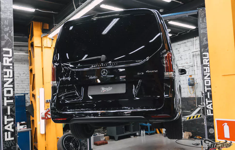 Апгрейд для Mercedes V-Class: установили усиленную тормозную систему Brembo на переднюю ось